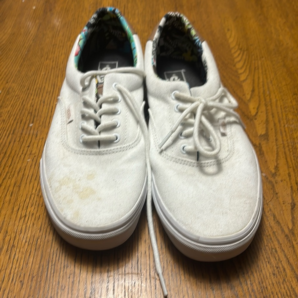 Men’s white vans